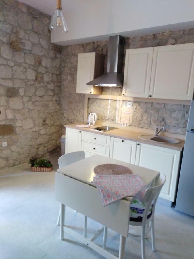 דרזניצה Apartment Iris מראה חיצוני תמונה